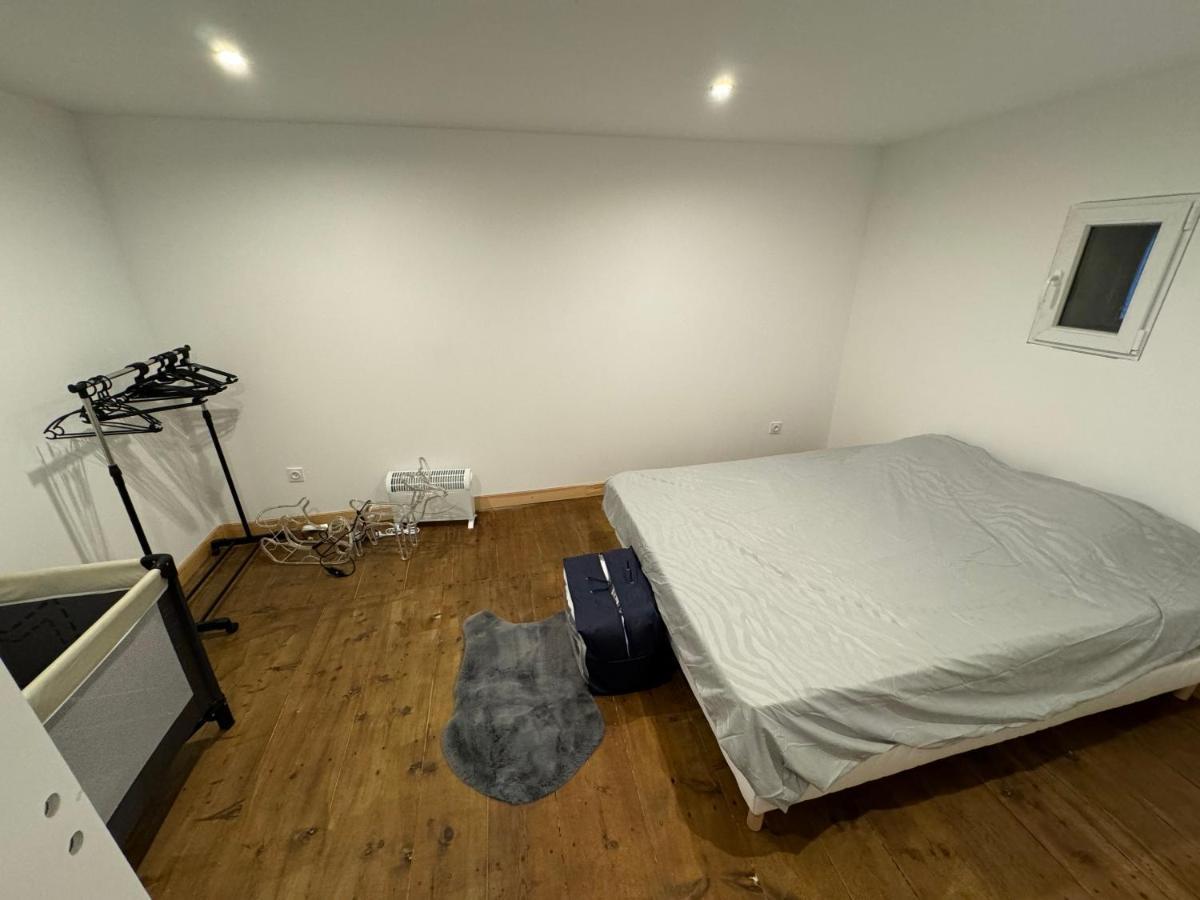 Charmant Grand Appartement Serdinya Exteriör bild