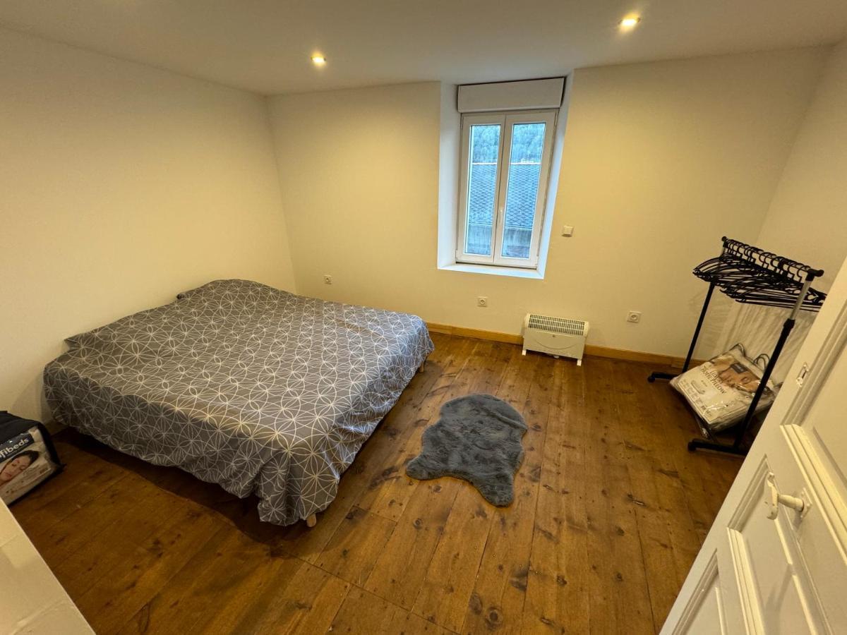 Charmant Grand Appartement Serdinya Exteriör bild